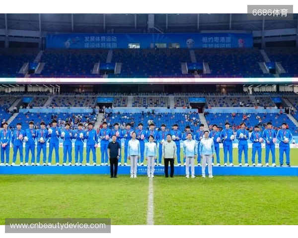 半场战报：曼联1-0热刺，姆伯莫破门，阿马德送助攻